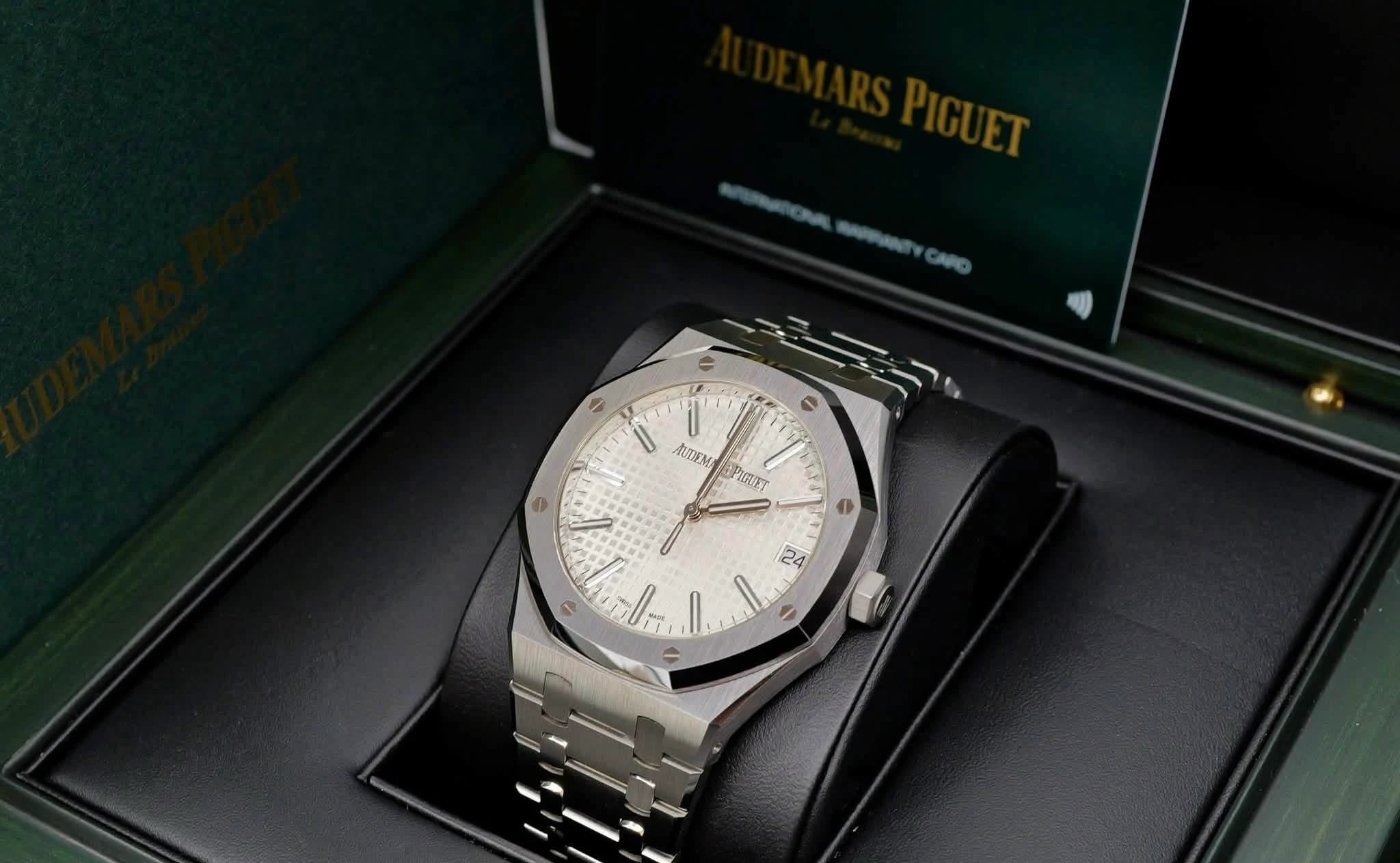 Audemars Piguet Royal Oak Selfwinding 15510ST, front