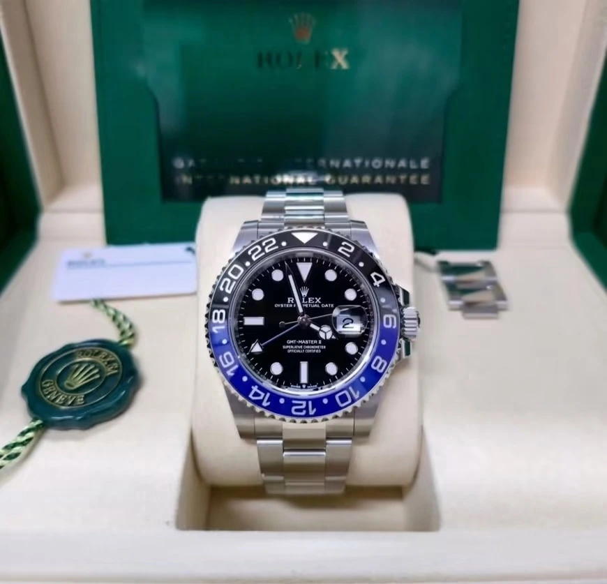 Rolex GMT-Master II 126710BLNR, photograph 1