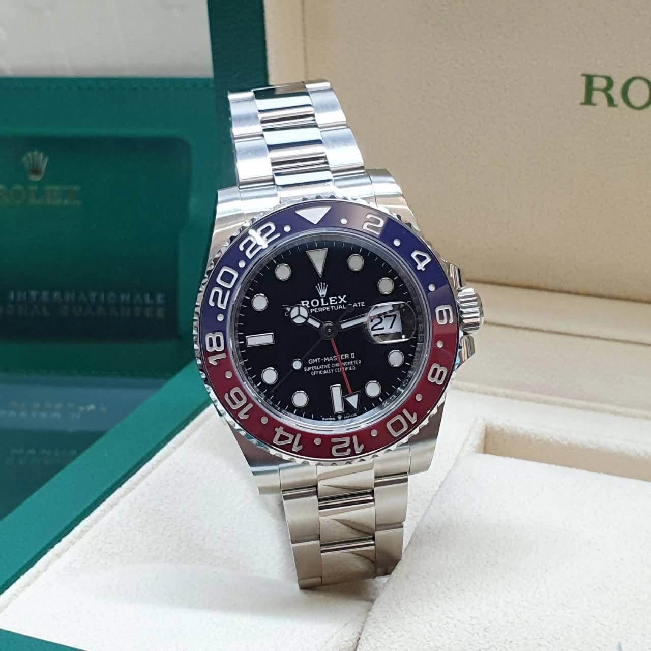 Rolex GMT-Master II 126710BLRO, photograph 1