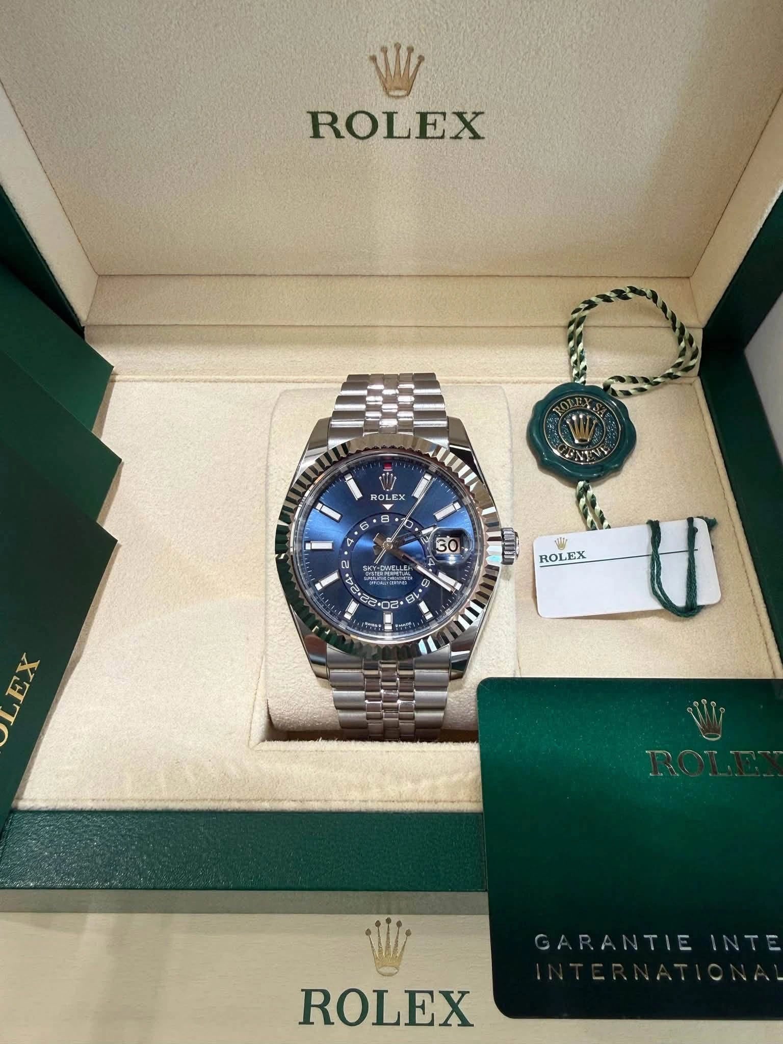 Rolex Sky-Dweller 336934, photograph 1